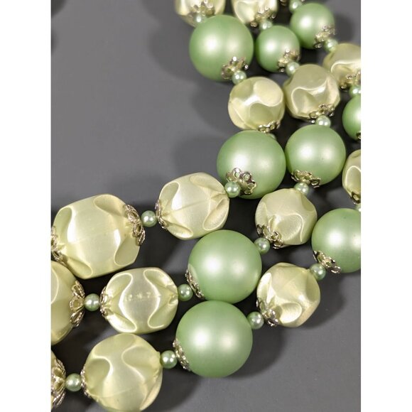 Vintage Japan Green Pearlized Lucite Triple Strand Bib Necklace 21" - Picture 3 of 8